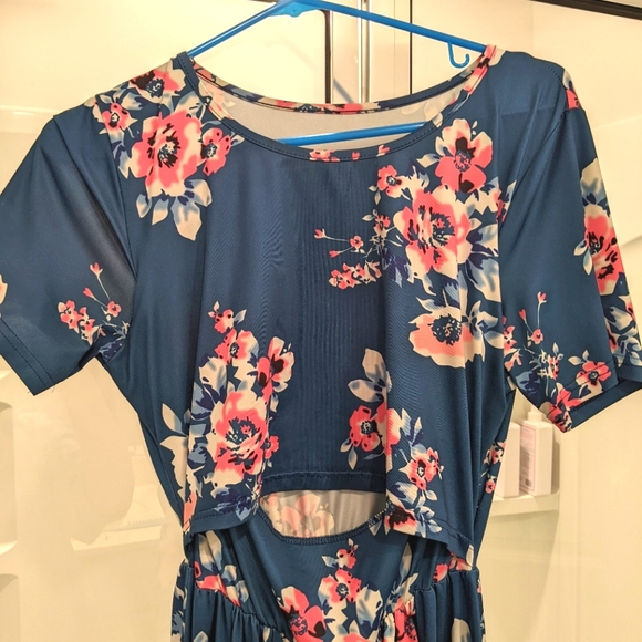 Quinee Women's Blue Floral Short Sleeve Maternity Nursing Breastfeeding Dress - Picture 6 of 7